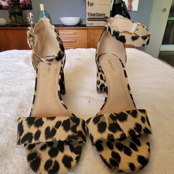 Old Navy Leopard Print 3"High Block Heel Sandals | Womens 8 | Fits Size 9 NWOT - Picture 3 of 8